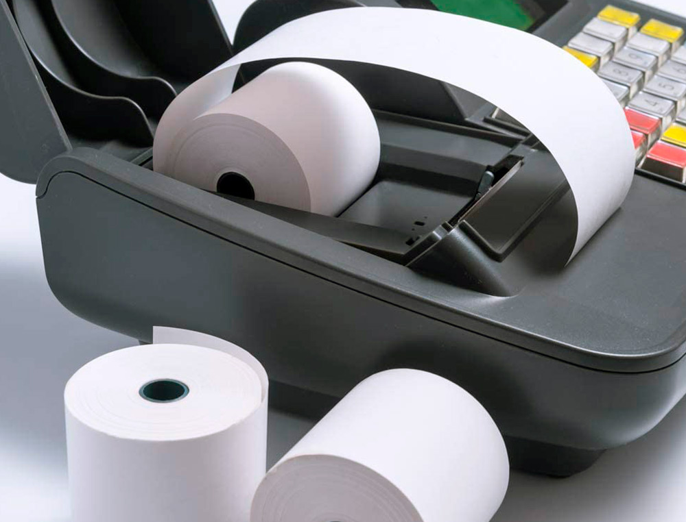 ROLLO SUMADORA TERMICO Q-CONNECT 57 MM ANCHO X 47MM DIAMETRO PARA MAQUINAS TARJETADE CREDITOS SIN BISFENOL A